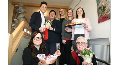 Das Team der SPÖ-Frauen mit Vizebürgermeister Thomas Plank bewirtete die zahlreich erschienenen Damen auf das Beste.