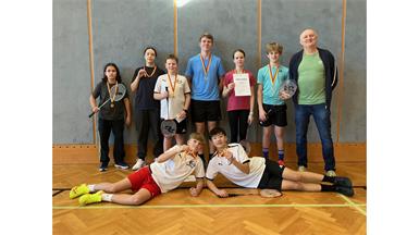 Das Team der Unterstufe mit Lehrer Alfred Liebmann (r.) erreichte den Vize-Landesmeistertitel. Foto: BRG