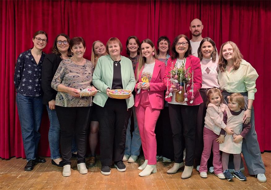 Das Team von KIS mit den vier "Expertinnen" 