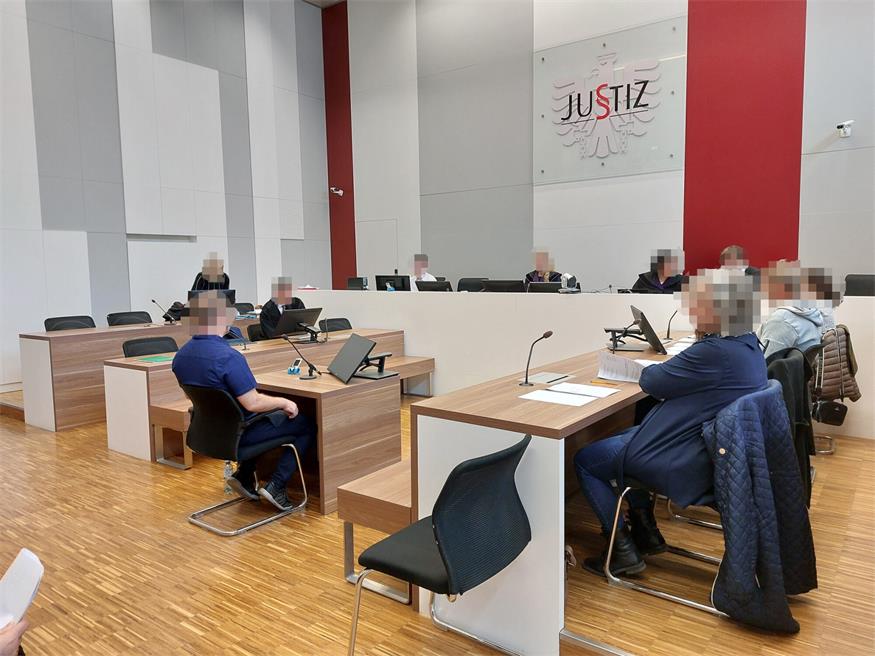 Das Urteil - 15 Monate Freiheitsstrafe auf Bewährung und 6.000 Euro Geldstrafe unbedingt - akzeptierte der Angeklagte.