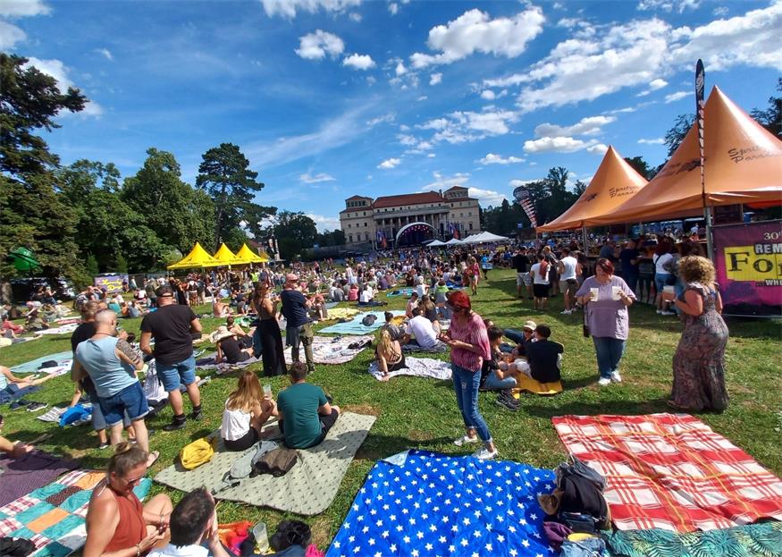 Das Woodstock der Landeshauptstadt. Die Schlosspark-Festivals starten am Freitag mit Butterfly dance!und werden nach den Lovely Days auch ein zweites starkes Wochenende drauflegen.