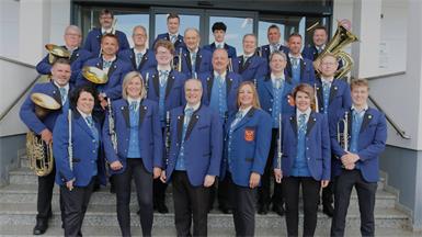 Das aktuelle Ensemble rund um Kapellmeister Herbert Bürger (vorne, 3.v.l.)