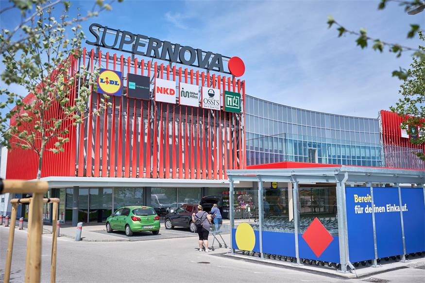 Das ehemalige kika-Einrichtungshaus startet ab sofort neu als „Supernova“-Einkaufszentrum.