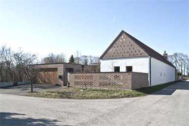Das „haus sz“ in Wulkaprodersdorf wurde mit einem Baukulturpreis ausgezeichnet: Es verbindet traditionelle Streckhof-Architektur mit moderner Formensprache und klarer Linienführung. So gekonnt Altes mit Neuem zu verbinden, will nun ein neuer Lehrgang die Gemeinden zu verstehen helfen.