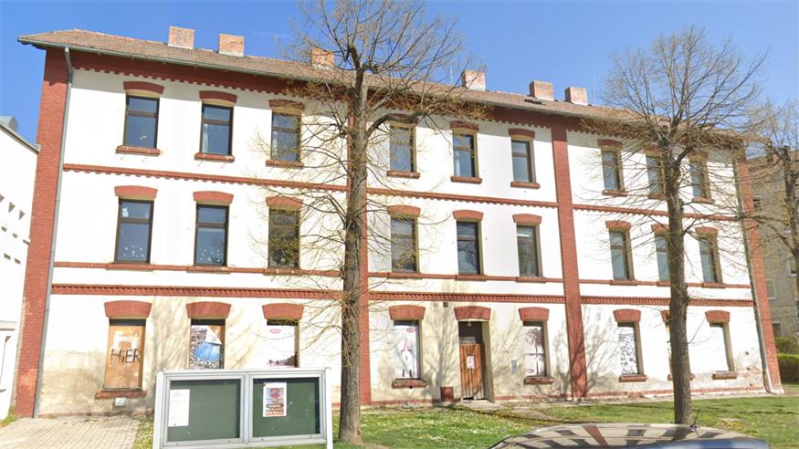 Das historische Beamtenwohnhaus neben dem KUZ Fred Sinowatz wird für den Bau des Gesundheitszentrums abgerissen.
