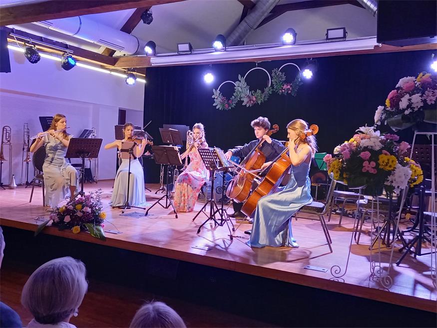 Benefizkonzert sorgt für ausverkauftes WeinKulturHaus