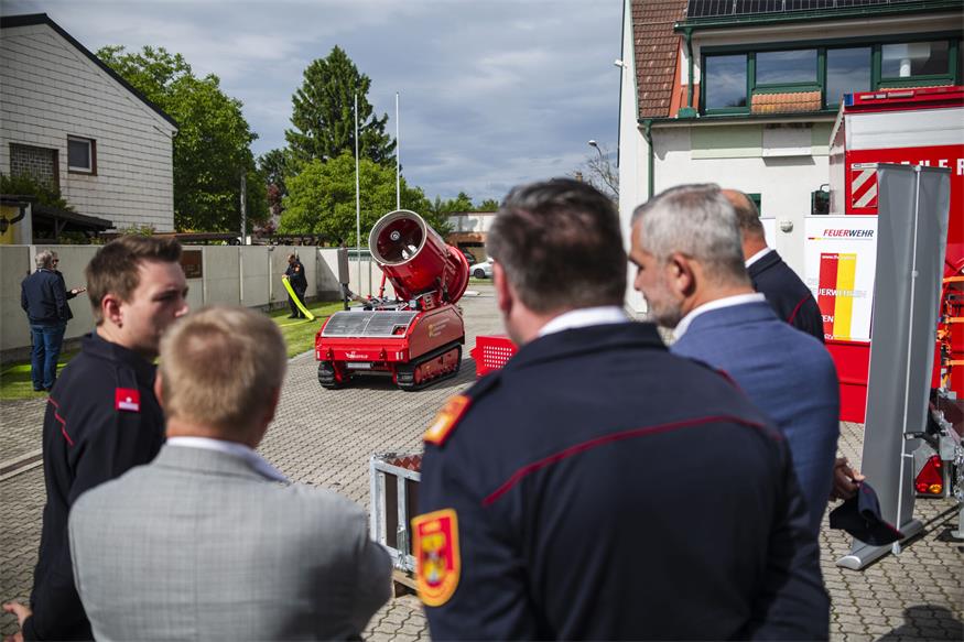 Hightech-Löschroboter für die Neufelder Feuerwehr