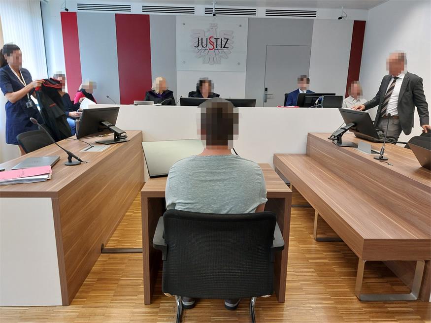 Der 16-Jährige bestritt die Tat.