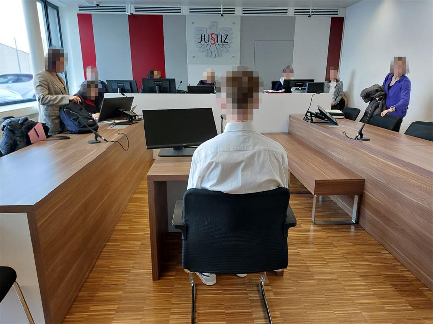Der 17-jährige Angeklagte bekannte sich vor Gericht reumütig schuldig.