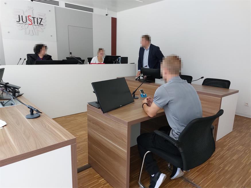 Der 21-jährige Angeklagte übernahm nach längerem Nachdenken die Verantwortung für die Tat.