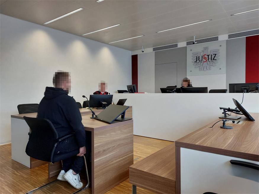 Der 24-Jährige bekannte sich reumütig schuldig und entschuldigte sich bei der Kellnerin.