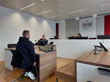 Der 24-Jährige bekannte sich reumütig schuldig und entschuldigte sich bei der Kellnerin.