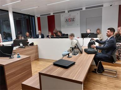 Der 26-jährige Angeklagte hatte sich zu Prozessbeginn nicht schuldig bekannt.