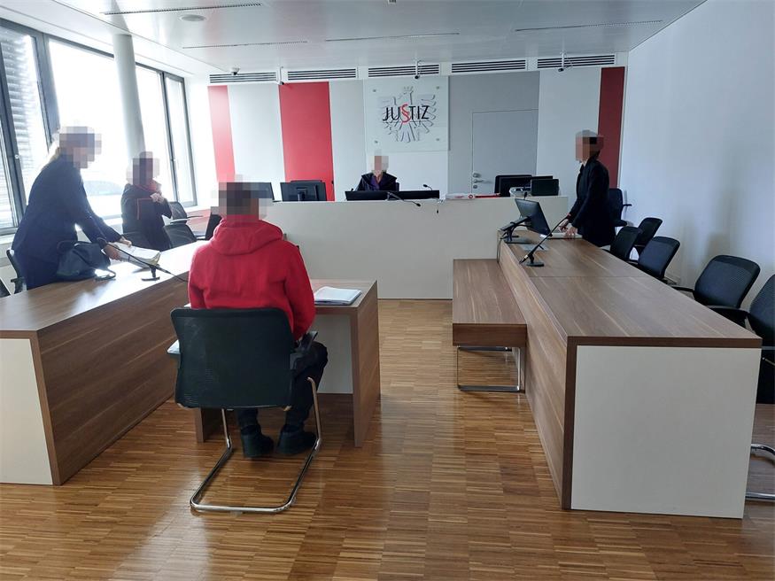 Der 28-Jährige bekannte sich zu den auf Video aufgezeichneten Übergriffen auf seine kleine Tochter schuldig.