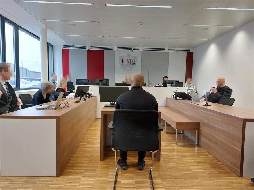 Der 35-jährige rumänische Staatsbürger bekannte sich schluchzend schuldig.