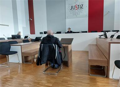 Der 43-Jährige gab zu, mittels künstlicher Intelligenz Darstellungen von Kindesmissbrauchshandlungen erzeugt zu haben.