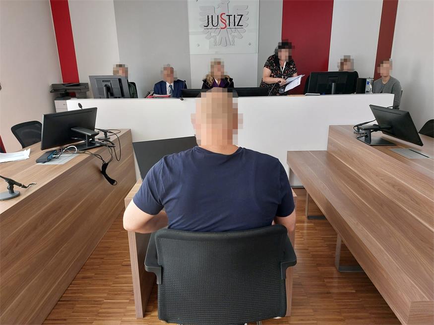 Der 47-jährige Serbe gab zu, einen Mittäter zu den Feuerwehrhäusern gebracht zu haben.