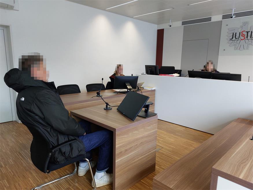 Der 52-jährige Angeklagte sagte: "Nach der letzten Verhandlung fiel ich in ein tiefes Loch."