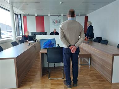 Der 53-jährige Akademiker wollte zu seinem Fahrverhalten am 16. September 2025 nichts mehr sagen.