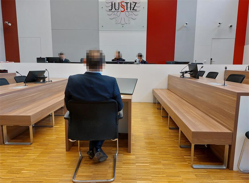 Der 54-jährige Angeklagte behauptete, er selbst sei bedroht worden.