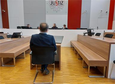Der 54-jährige Angeklagte behauptete, er selbst sei bedroht worden.