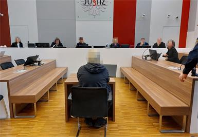Der 64-Jährige stellte sich vor Gericht selbst als Opfer zweier kleiner Mädchen dar.
