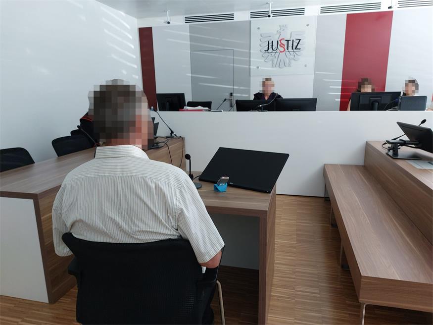 Der Angeklagte gab an, dass er Kinderpornografie "gesammelt" habe.