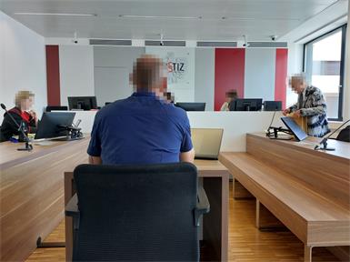 Der Angeklagte gab sich vor Gericht reuig und einsichtig.
