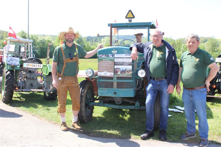 Der Bienenzuchtverein rund um Rupert Schermann, Franz Winhofer und Josef Mandl konnte sich über zahlreiche Oldtimerfans freuen.