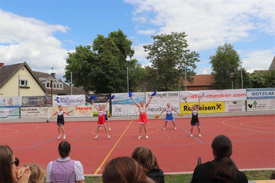 Akrobatisch: Schauturnen der „Sportunion Neudörfl Sektion Gymnastik“