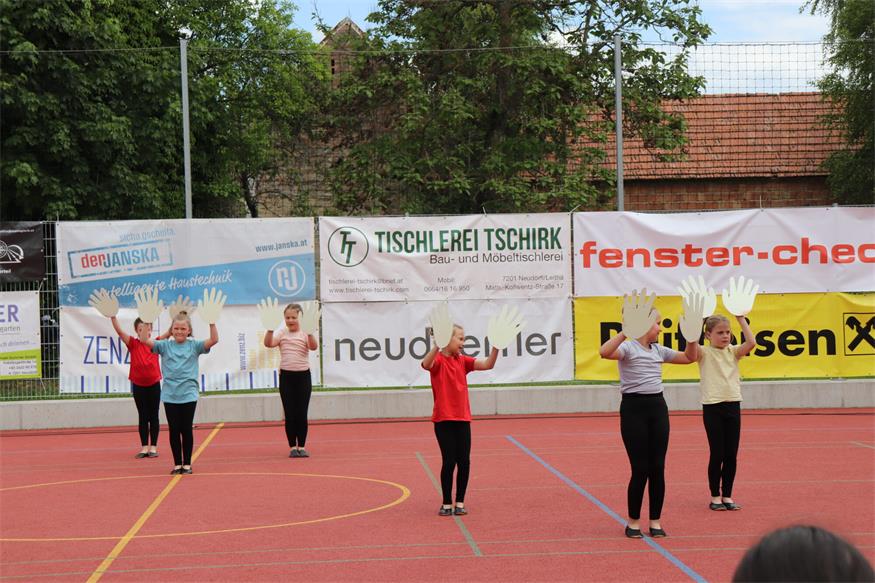 Akrobatisch: Schauturnen der „Sportunion Neudörfl Sektion Gymnastik“