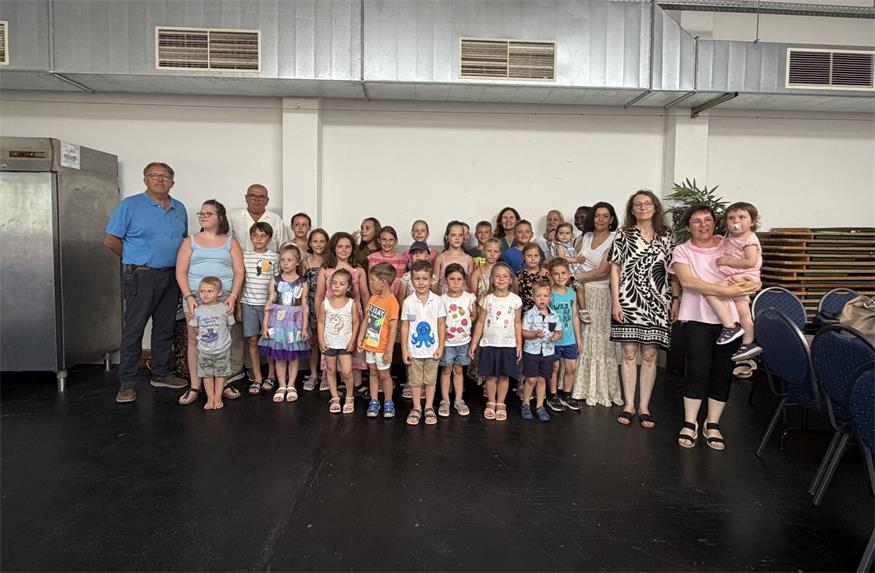 Der Kindergarten und die Volksschule begeisterten mit ihrem Programm.