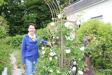Der Lieblingsplatz von Monika Mayer-Höttinger ist ihr Garten. Diesen hat die Initiatorin der Gartenschau-Tage im Rahmen dieser Veranstaltung auch schon des öfteren der Öffentlichkeit zugänglich gemacht.