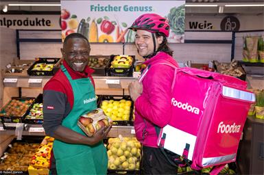 Der Markendiscounter PENNY und die Lieferplattform foodora bieten in einer Kooperation nun auch ein Lieferservice in Parndorf an.