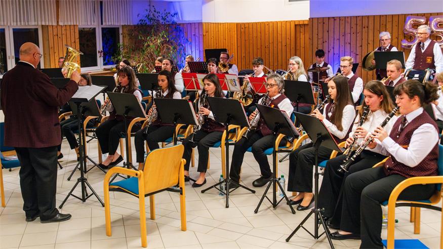 Der Musikverein Großhöflein spielte im knackevollen Gemeindesaal sein Jubiläumskonzert zum 55-jährigen Bestehen. 