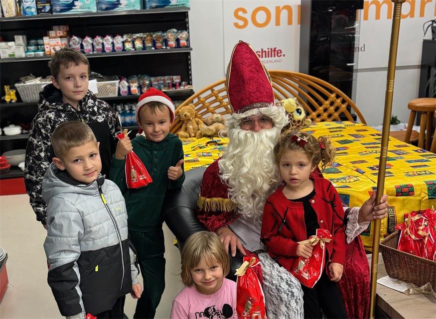 Der Nikolaus brachte Kinderaugen zum Strahlen.