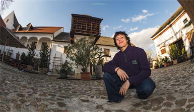 Der Rapper CHURRO64, im bürgerlichen Namen Daniel Sánchez Pöll, steht beim Easter Special in der Cselley Mühle erstmals vor größerem Publikum.