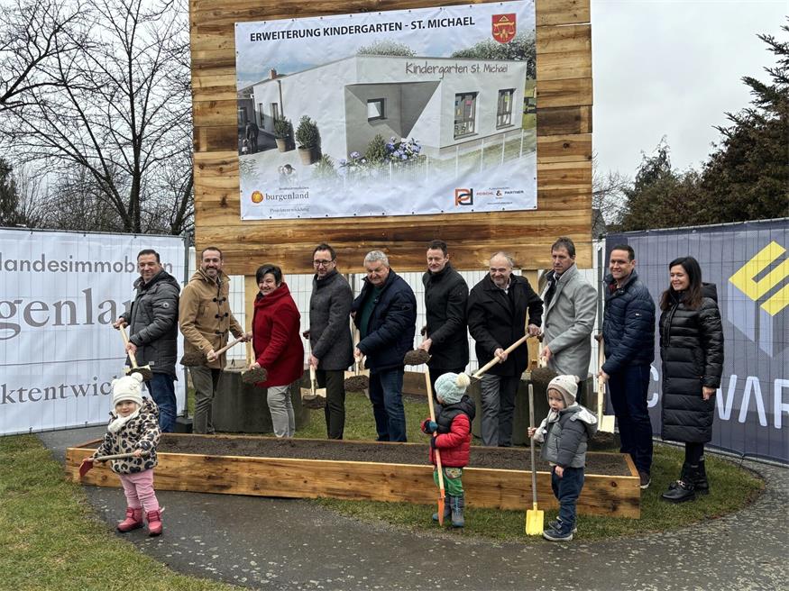 Der Spatenstich zum Zubau wurde am 5. Feber gesetzt.