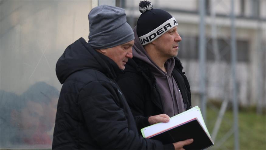 Der Sportliche Leiter Karl Terdy (l.) und Neo-Trainer Marek Kausich blicken einen herausfordernden Frühjahr entgegen.