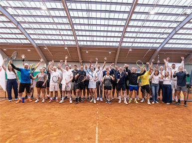 Der Tennisplatz stand diesmal ganz im Zeichen des Events GAME.SET.FUTURE des run4future business club.