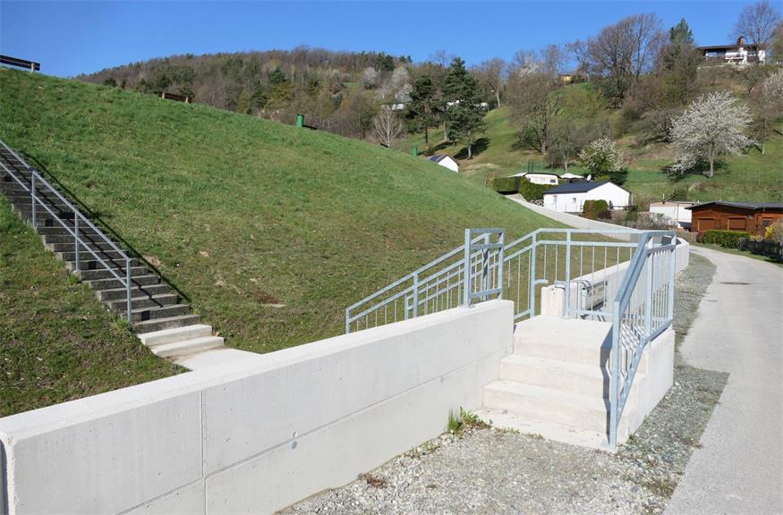 Forchtenstein: Bauarbeiten am Heidbach auf Schiene