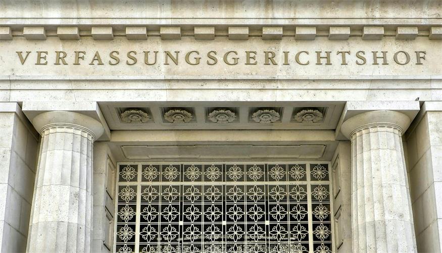 Der Verfassungsgerichtshof (VfGH) hat den Antrag des Landes Burgenland zum Verbot von Vollspaltenböden bei Mast-Rindern abgewiesen.