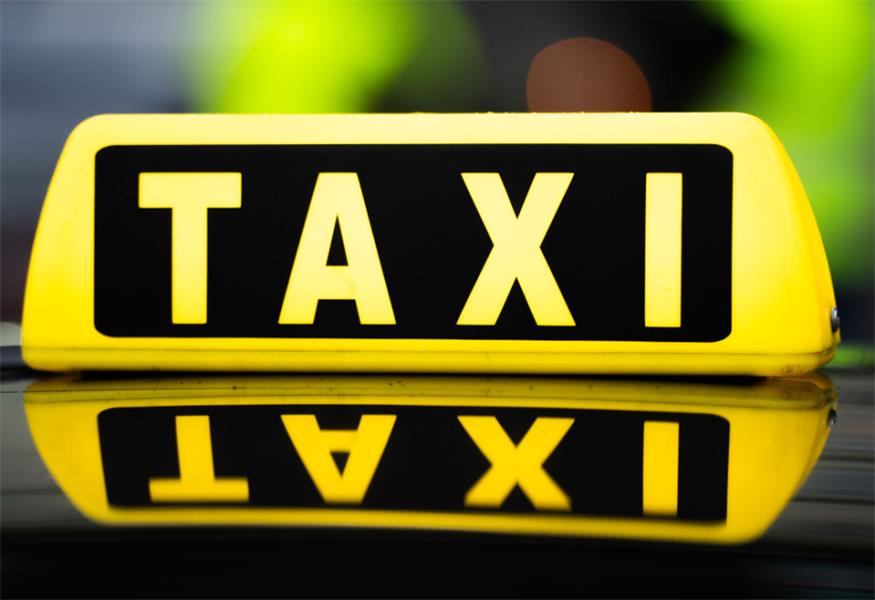 Der hilfsbereite Taxifahrer wurde mit einem Baseballschläger verletzt