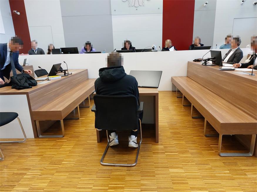 Der junge Angeklagte wurde zu sechs Monaten Haftstrafe auf Bewährung verurteilt.