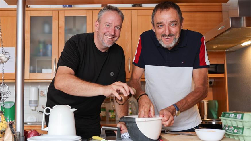 Der letzte Tag der „Jobtour“ führte den Arbeiterkammer-Präsident Gerhard Michalitsch (r.) in das Kinderhaus in Neudörfl.