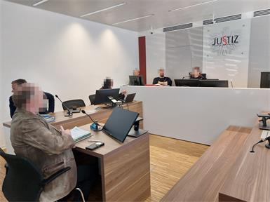 Der suspendierte Amtsleiter widersprach den Vorwürfen der Staatsanwaltschaft.