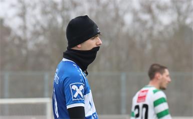 Dick eingepackt, aber gewonnen. Csongor Stampfel holte den zweiten Sieg der Winter-Vorbereitung. 