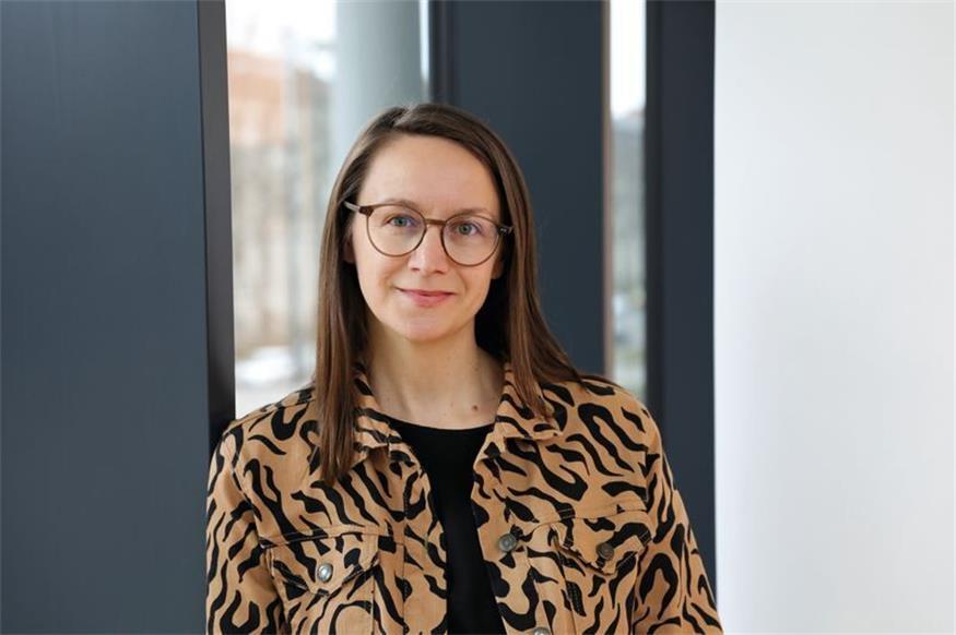 Die 38-jährige Autorin Johanna Sebauer lebt und arbeitet nach elf Jahren in Hamburg nun wieder in Marz. Mitte Juli erschien ihr neues Buch „Popóm“.
