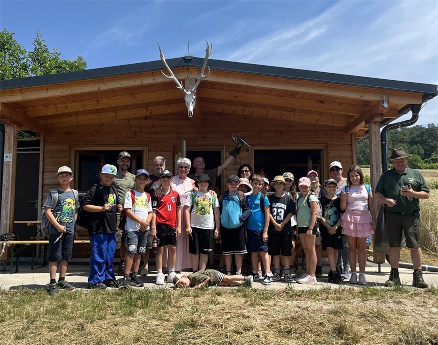 Die 4. Klasse der Volksschule Sigleß war zu Gast bei der Jägerschaft.