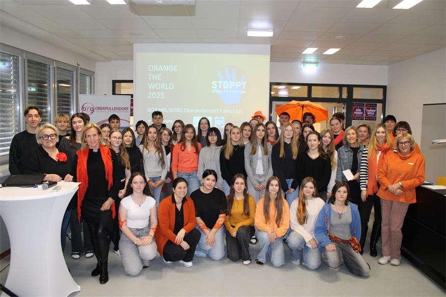 Die Abordnung des Soroptimist Clubs Pannonia Oberpullendorf rund um Präsidentin Beate Fraunschiel zeigte sich ebenso beeindruckt wie betroffen von den Beiträgen der Schülerinnen und Schüler, die diese gemeinsam mit ihren Professorinnen und Professoren aufbereitet hatten.